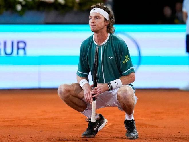 并列领先 并列领先